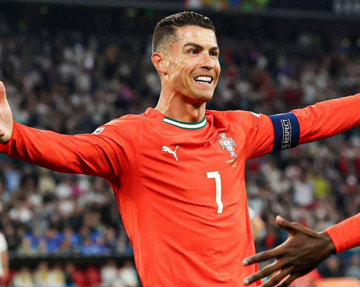 C罗新星刷新纪录表现突出,德国队前途光明!全场沸腾不已 C罗新星刷新纪录表现突出,德国队前途光明!全场沸腾不已