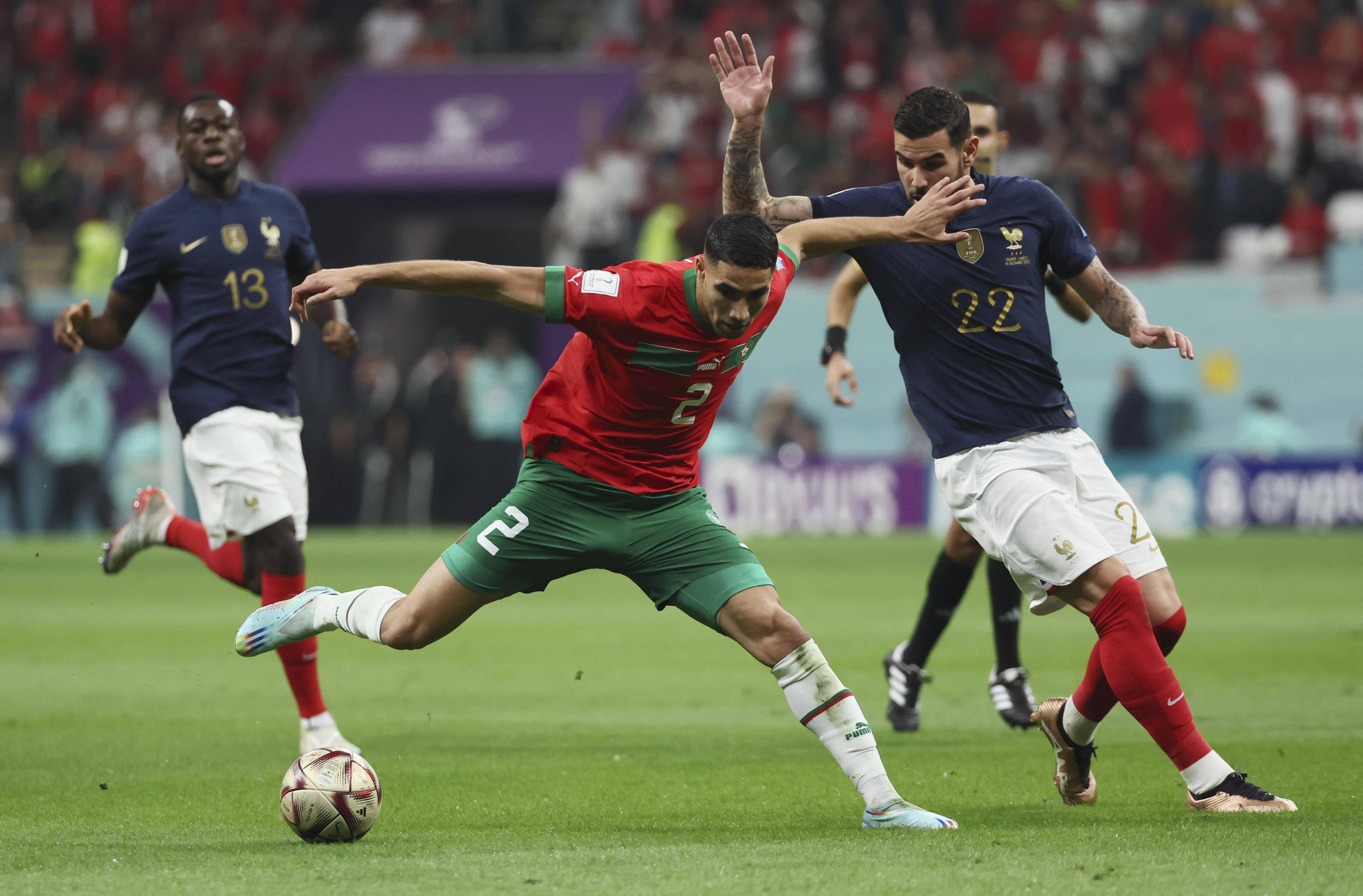 关于赛前西甲传出新动向;弗拉门戈完成体检;高层表态——态度坚定;年轻球员获得机会的信息 关于赛前西甲传出新动向;弗拉门戈完成体检;高层表态——态度坚定;年轻球员获得机会的信息