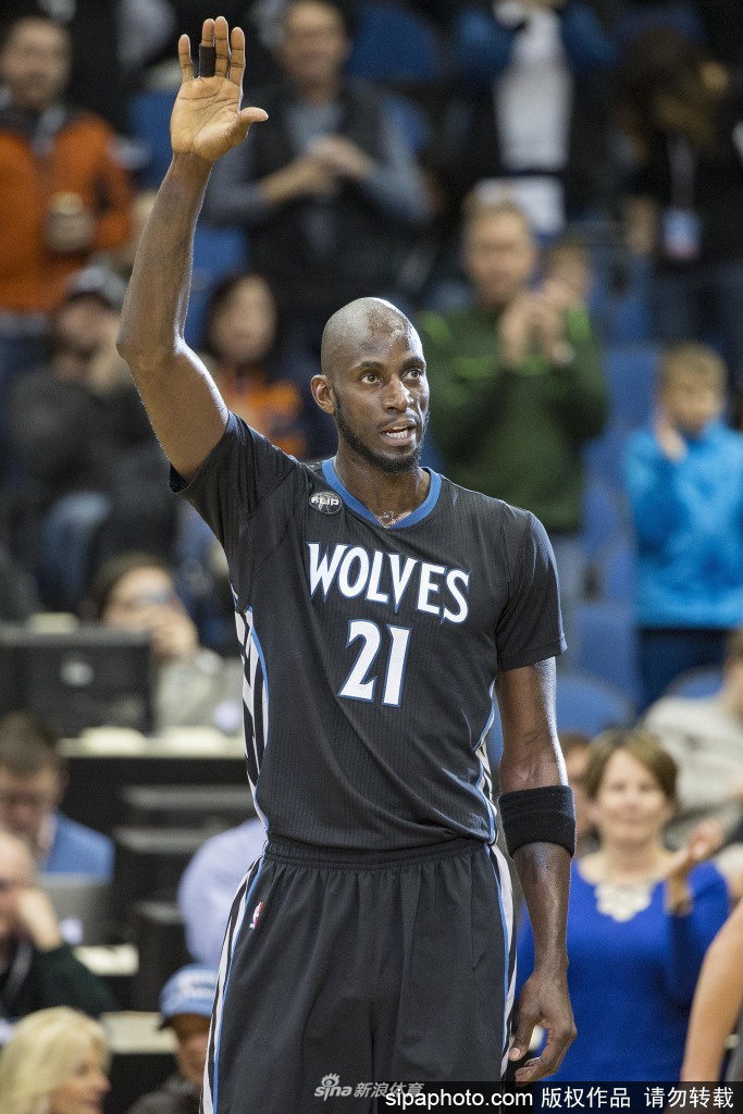 九游-欧篮联倒计时；明尼苏达森林狼今晨临场应变；细节引发关注；球迷炸锅；更衣室氛围转暖的简单介绍