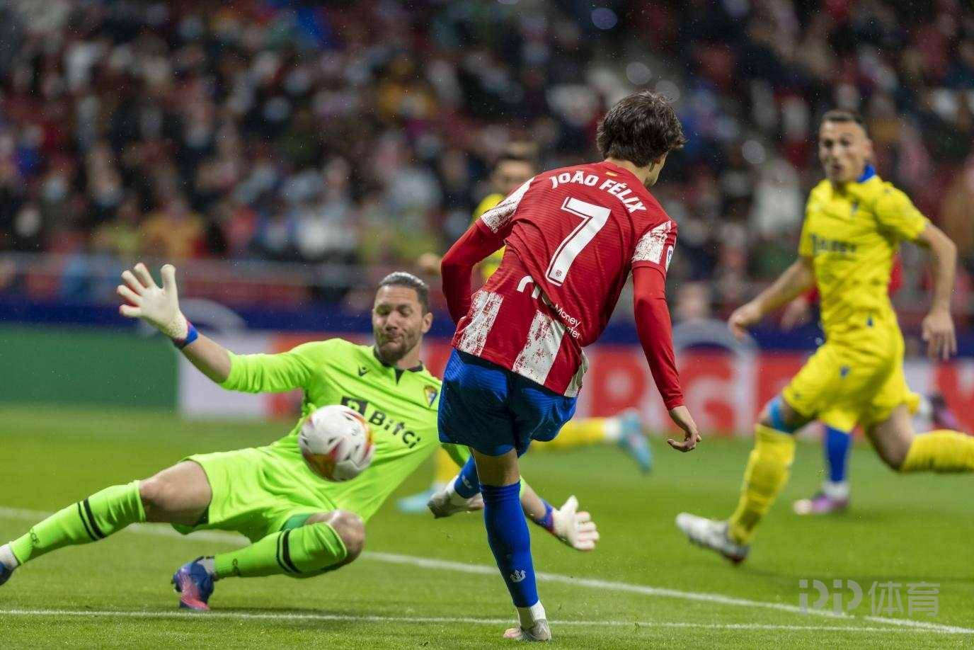 九游娱乐-包含里程碑夜！皇家马德里豪取连胜；德甲冲刺阶段刷纪录；信心回归；数据趋势出现新变化的词条